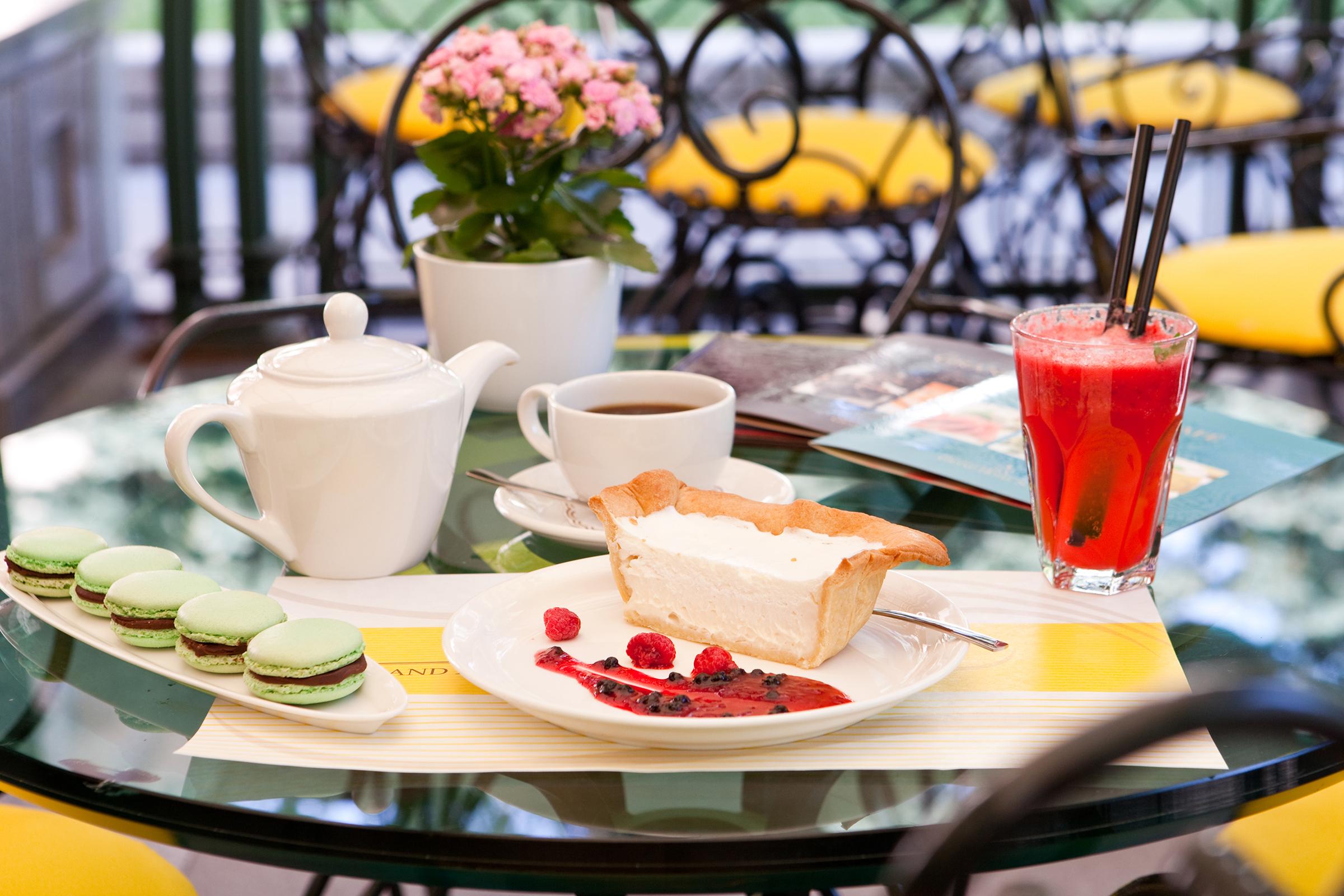 Grand Hotel Sofia Exterior photo A typical afternoon tea